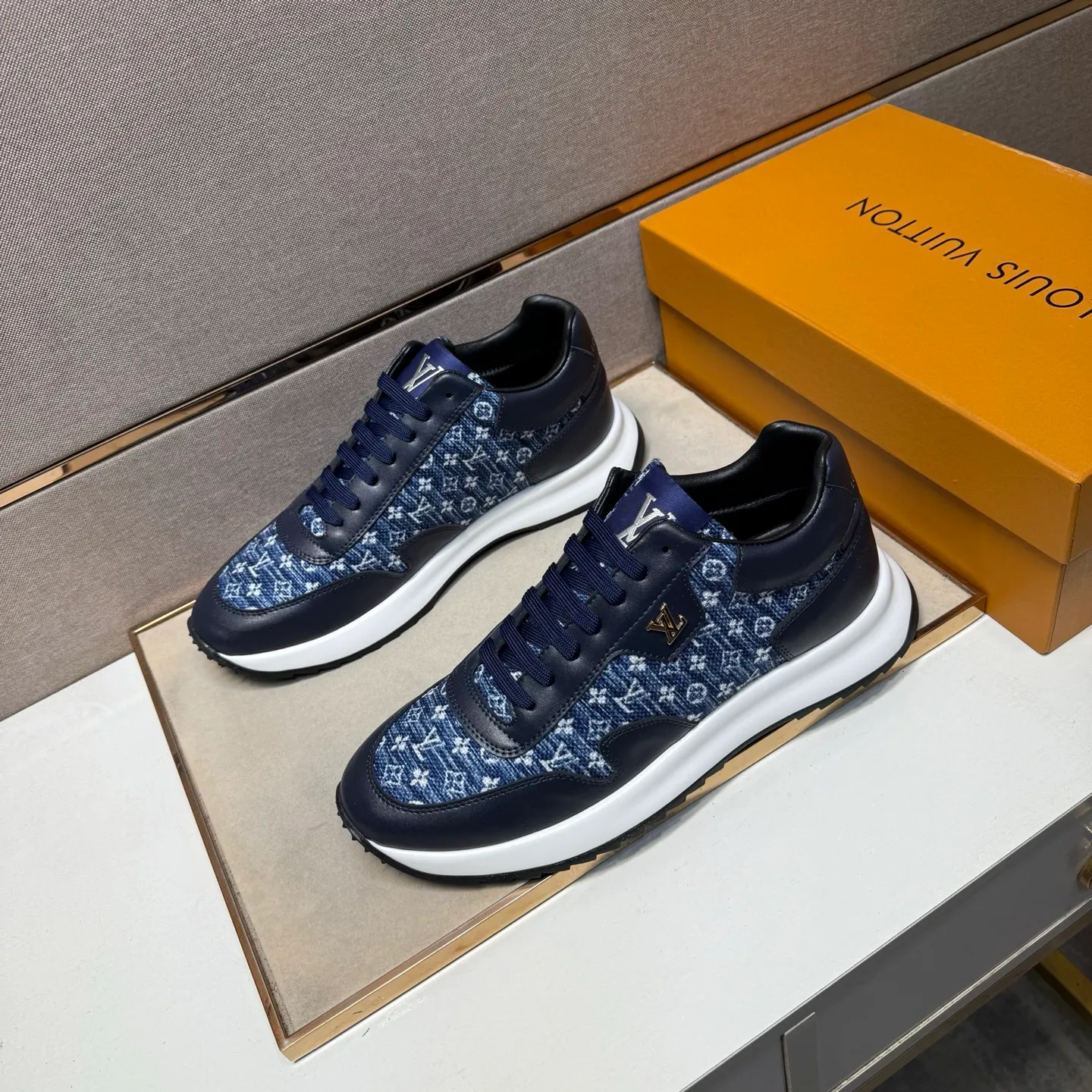 ⬛️Ex-factory price p442【LV～】men's casual shoes, 2025z cabinet sales simultaneously 🔶Size: 38-44 #️⃣ 🔷3 colors🔜The upper is made of multi-material splicing ➕Genuine leather lining, comfortable and breathable, sole: original comfortable and wear-resistant outsole, ⚠️real thing📱photographed🎬real thing is better📢📢📢